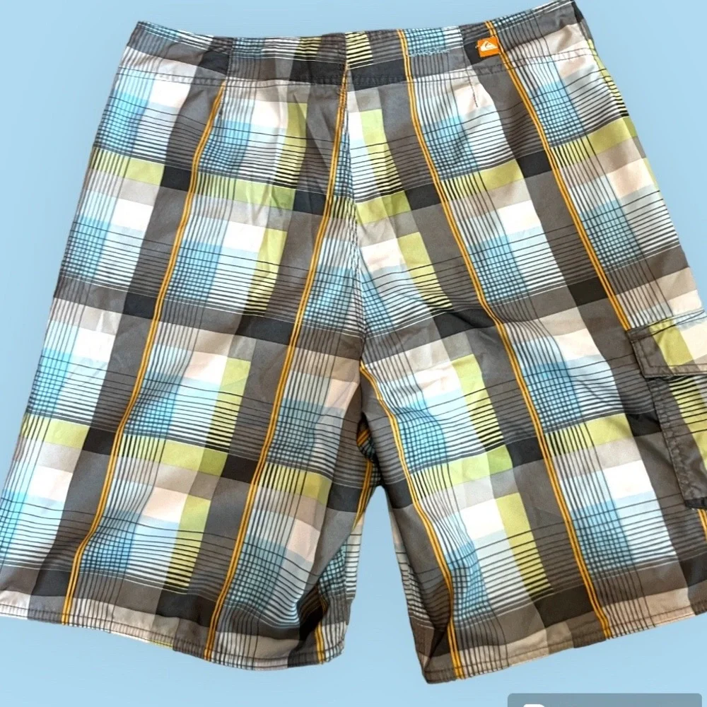 Quicksilver board shorts - Picture 4 of 5